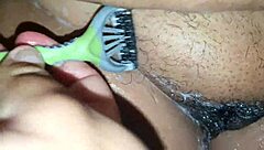 Shaving my fat smooth pussy nice and slow 😏🪒💦