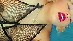 Plump pregnant pussy hides juicy secrets