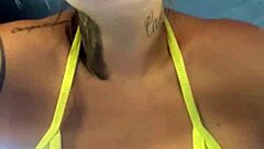 wet pussy flashes at copacabana beach gym during new year crowd