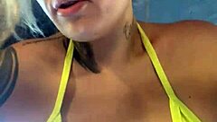 wet pussy flashes at copacabana beach gym during new year crowd