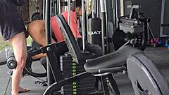 fodi essa morena gostosa na academia e enchí ela de porra