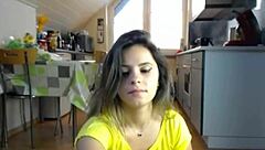 Sexy Teen Flashes Juicy Boobs Live on Webcam