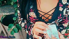 ella acepta dinero por follar su CULO GRANDE en la calle