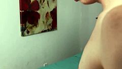 미لف 매기 그린 자지 크기 딥쓰로트 펠라로 재고 도기스타일로 올라탄다!