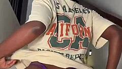 whoa this big ass shakes like crazy when i smack it