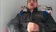 hey saymon, show off pounding that hot strip