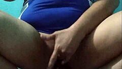 i'm masturbating so richly with this bottle... my curvy latina juices flooding everywhere oh god