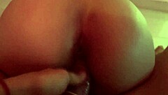 mi novia�s mejor amiga me deja follarla mientras ella llega