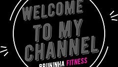 gostosa shakes ass fingering her tight hole to funk beats