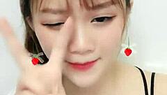 cute korean girl draws fans in with her sexy uplive webcam show