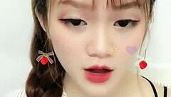 cute korean girl draws fans in with her sexy uplive webcam show