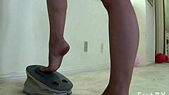 barefoot toes get pumped in foot fetish action