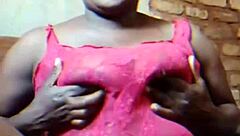 hey wanna watch this african milf finger her wet pussy alone?