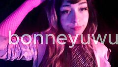 Bonneyuwu's sexy twerk dance shows off her tight petite body.