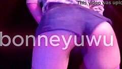 Bonneyuwu's sexy twerk dance shows off her tight petite body.