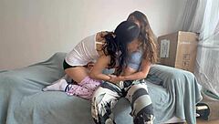 Dos lesbianas latinas devoran culos y coños en homemade frenzy!