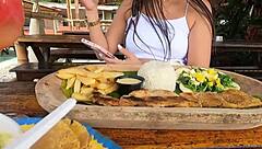 invited tinder chick over for eats then fucked her pussy for payment! 💦🍆