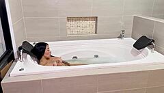 Seduce busty stepsis Danyel Mast and Mariana Sandoval in bathtub squirt fest