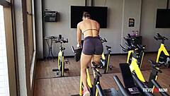 curvy ebony babe bent over post-workout, takes black cock doggystyle craving cum 💦🏋️