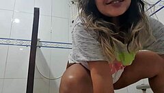 i got sooo wet nivaldo paid 50 reais to watch me shower... pix 13 997734140!!