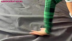 meu amigo bissexual trouxe essa branquinha petite latina de big clit pra gente foder sem camisinha doggystyle e anal pov