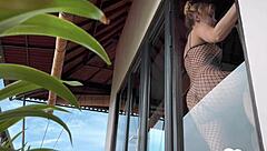 woke up to morning standing doggy then blonde drops for blowjob cumshot