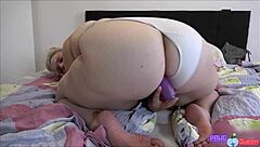 my first anal dildo hurts so good in my fat moroccan ass