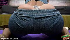 Gym babe's tight spandex clings to deep cameltoe round ass workout tease