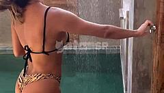 Fui Tomar Banho Depois da Praia e o Corno Não Aguentou Olhar Só