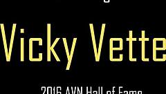 Vicky Vette Fingers Big Clit And Pussy Lips On Bed