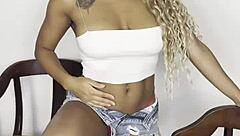 you seeing vicky menage shake that big natural brazilian ass rebolando so sexy young tits?