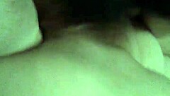 Erstes Mal ihre enge nasse MILF-Fotze hart durchpochen bis sie spritzt