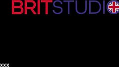 hey british teen next door delivers mind-blowing outdoor blowjob