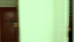 A la jovencita Megan Love le fascina ser dominada por dos pollas grandes