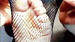 i love her feet and music vibes