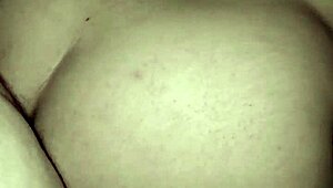 Narrativa de tiros traseiros sem parar com latina curvilínea implorando