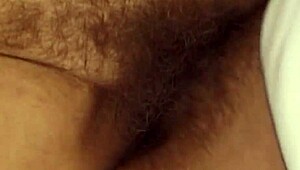 Fiatal Nagyi Vadul Dug Egy Dögös Pasival!