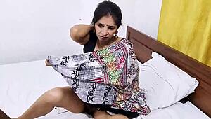 Milf india porno se deja afeitar el coño por su amante para un polvo caliente