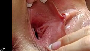 Ja sam toliko u euro solo igri sa seksi visokom Bambi T2. Njene čarape na dupetu i pički dildo akcija me izluđuju!