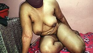 18歳以上の小さな義妹に下着でサプライズして激しくセックスしちゃった！ 😈