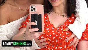 Minha nova namorada chocada vendo eu foder minha irmã postiça no ménage