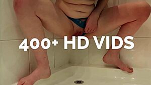 Британские девчонки 18+ трутся и кончают жестко в горячей игре