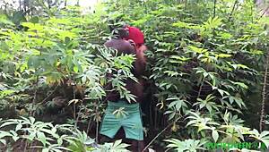 ทดลองเซ็กส์เฟี้ยวครั้งแรกกับเพื่อนเรียนลึกในป่า ชอบทุกช่วงเลียแรงและครีมพาย