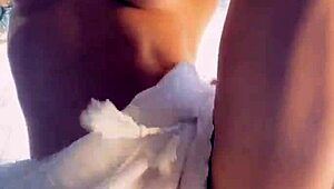 Troia Arrapata Fa Deepthroat e Scopa Forte nei Boschi. Sesso Amatoriale all'Aperto con Magra Europea