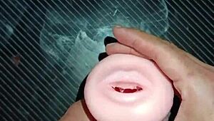 키시가 몸에 손 키스하며 클로즈업 빨고 박기 빠르게 하다