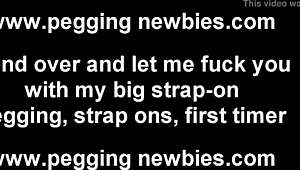 تساءلت إذا كان يمكنه تحمل البيجينج الخشن جدا مع ألعاب سترابون في أكشن بي دي إس إم ثنائي الجنس