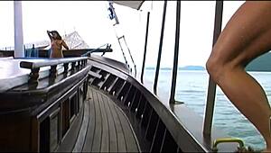 สาวน้อย 18+ ร้อนแรงชอบโดนหีใหญ่ลึกทุกที่