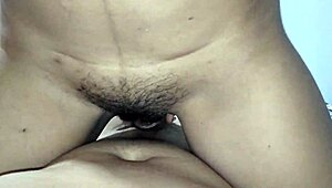 Urtekyndig Opdager Fisse Dykning I Skoven!