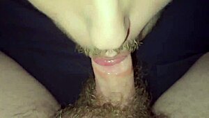 mijn vriend krijgt zijn gezicht hard geneukt door twink lul. dan ruk ik af op zijn grote kont.