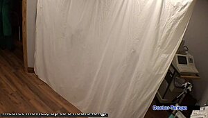 Доктор Тампа! Лесбийские пытки в клинике с Оливией Кассадди в наручниках!